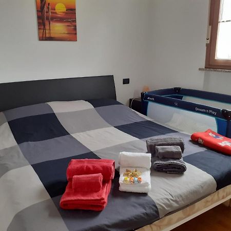 La Perla Del Lago Apartment Calceranica al Lago Luaran gambar
