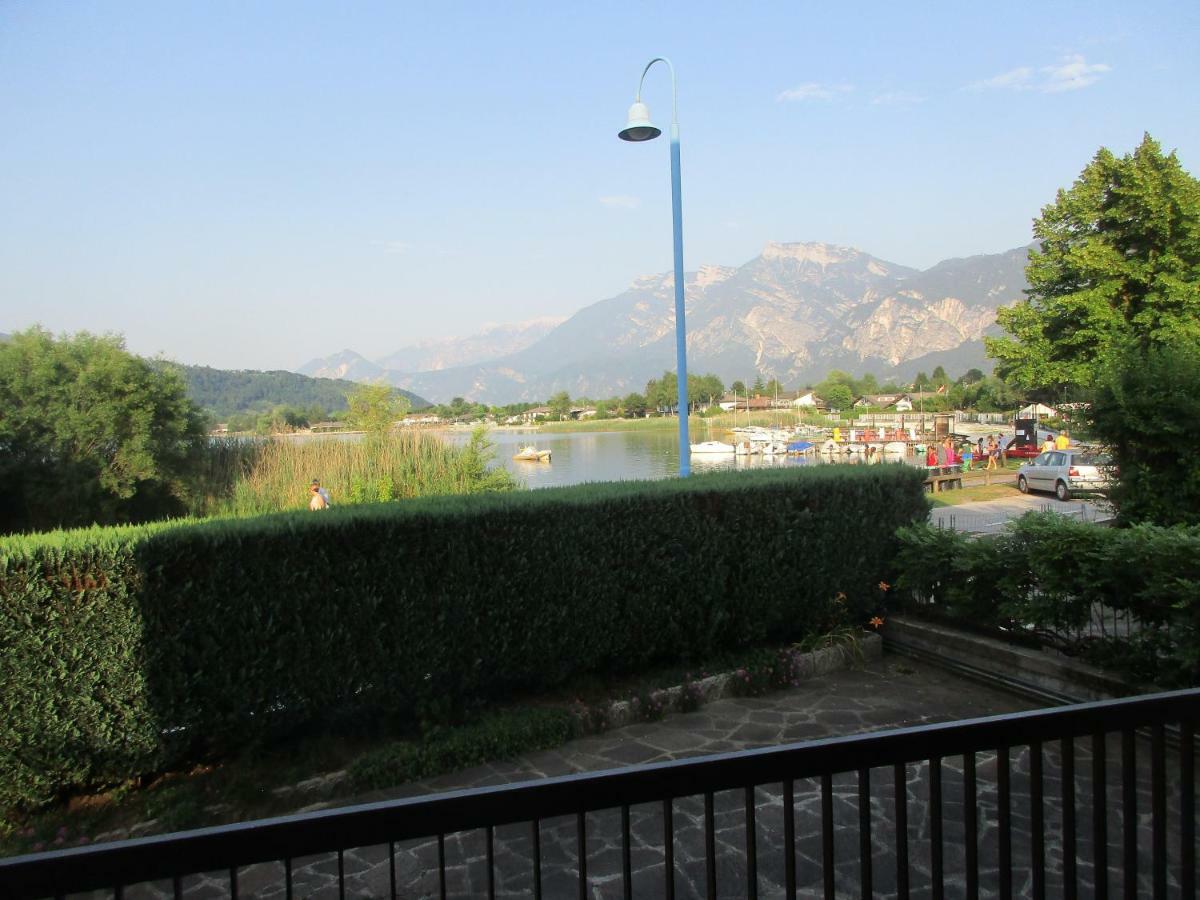 La Perla Del Lago Apartment Calceranica al Lago Luaran gambar