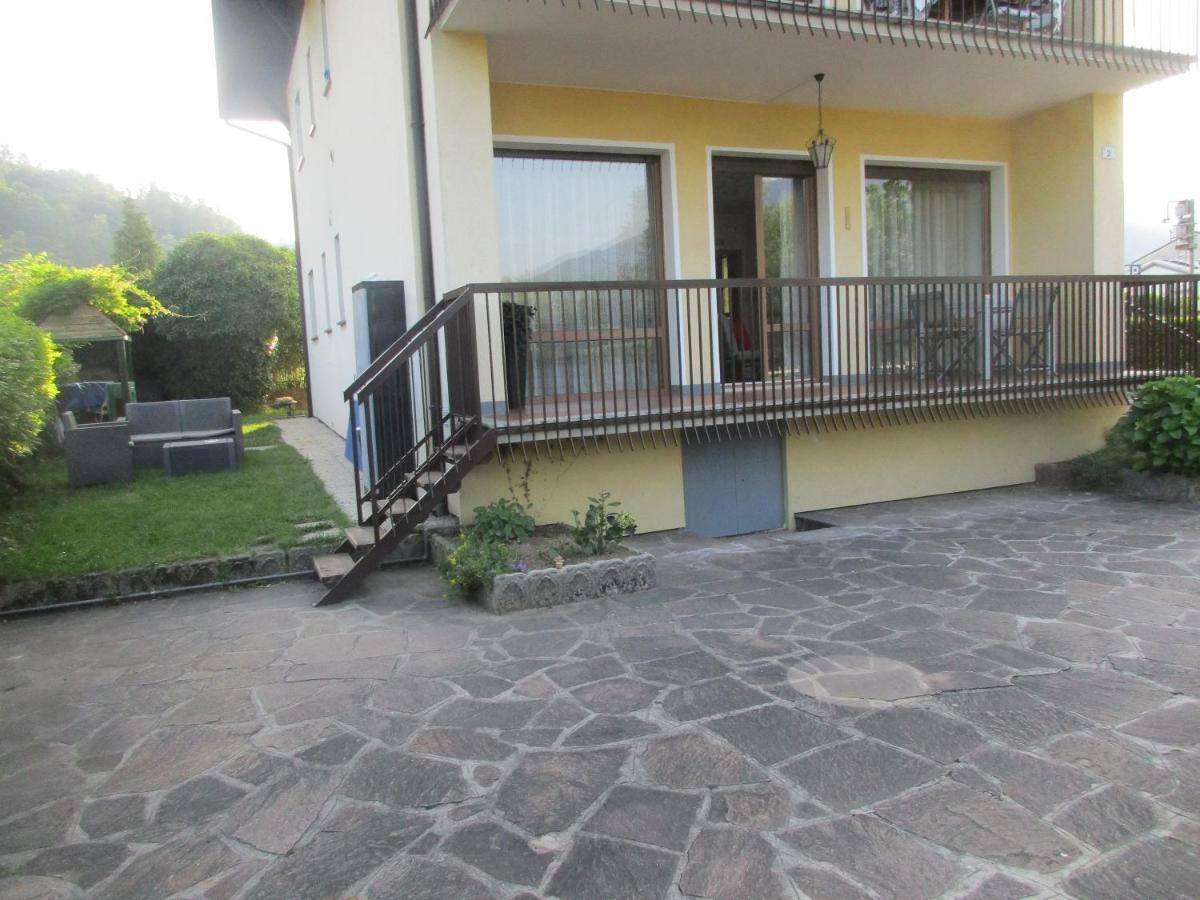 La Perla Del Lago Apartment Calceranica al Lago Luaran gambar