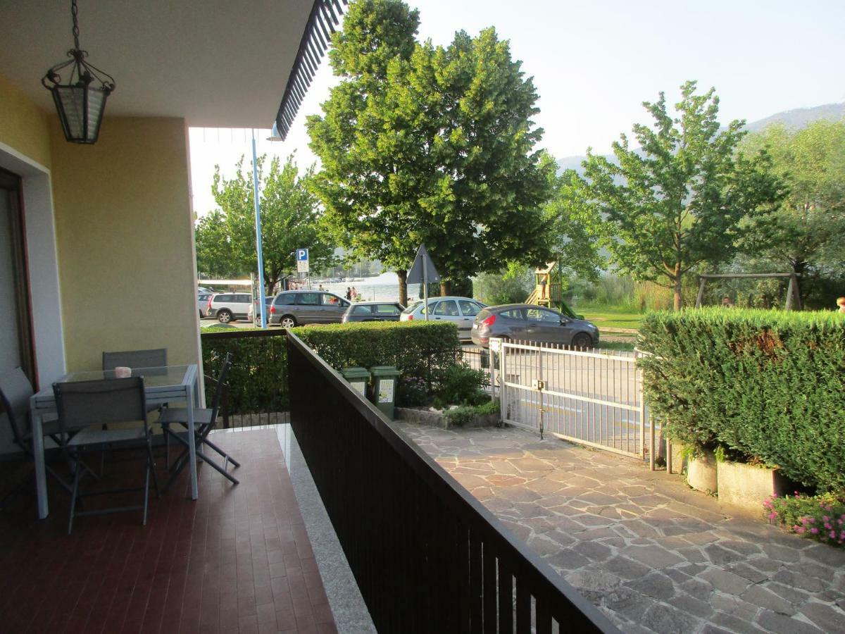 La Perla Del Lago Apartment Calceranica al Lago Luaran gambar