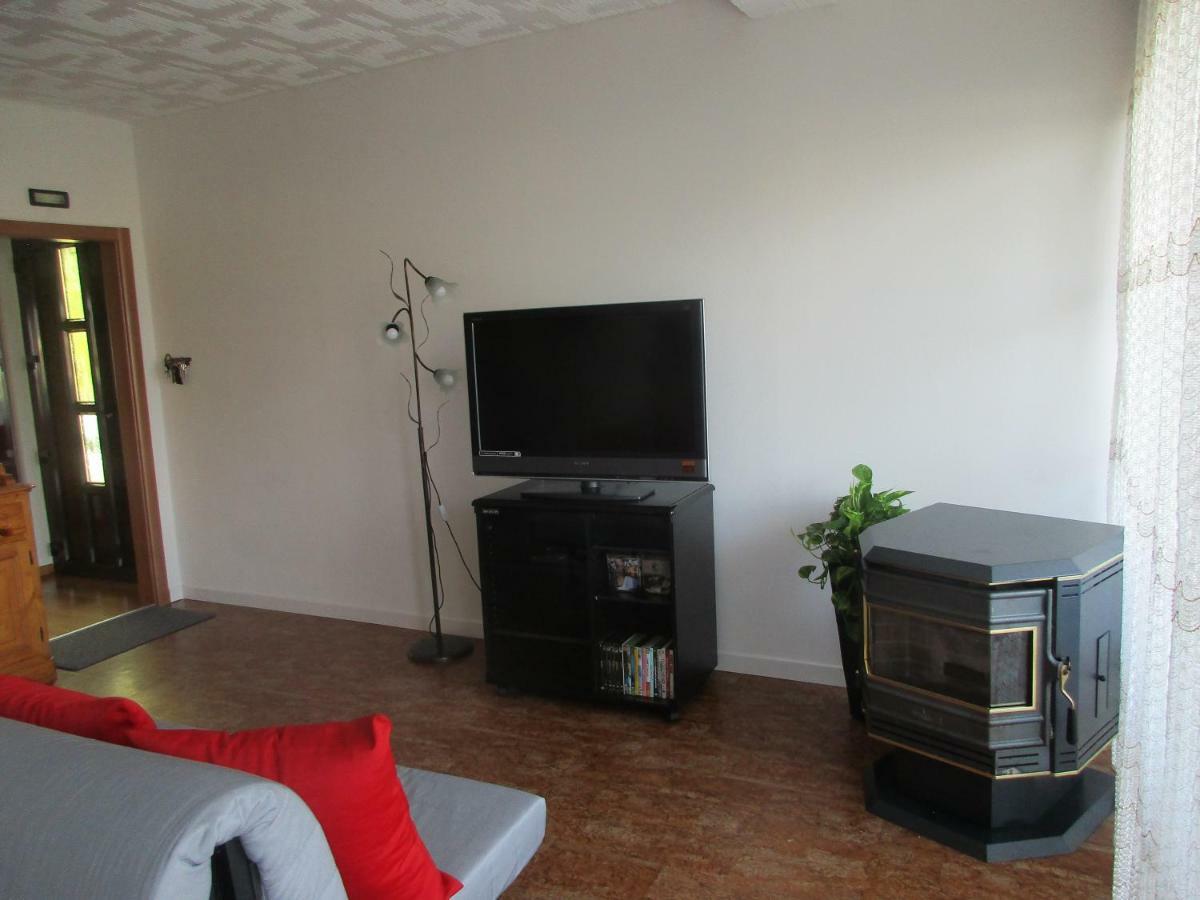 La Perla Del Lago Apartment Calceranica al Lago Luaran gambar