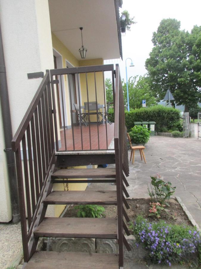 La Perla Del Lago Apartment Calceranica al Lago Luaran gambar