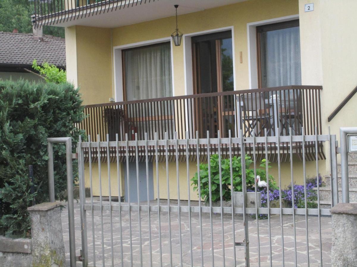 La Perla Del Lago Apartment Calceranica al Lago Luaran gambar